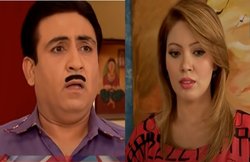 Taarak Mehta Ka Ooltah Chshmaah: लाइन में खडे़ जेठा लाल बबीता से करते दिखे फ्लर्ट, कहीं पर निगाहें, कहीं पर निशाने के चक्कर में हो गई गड़बड़