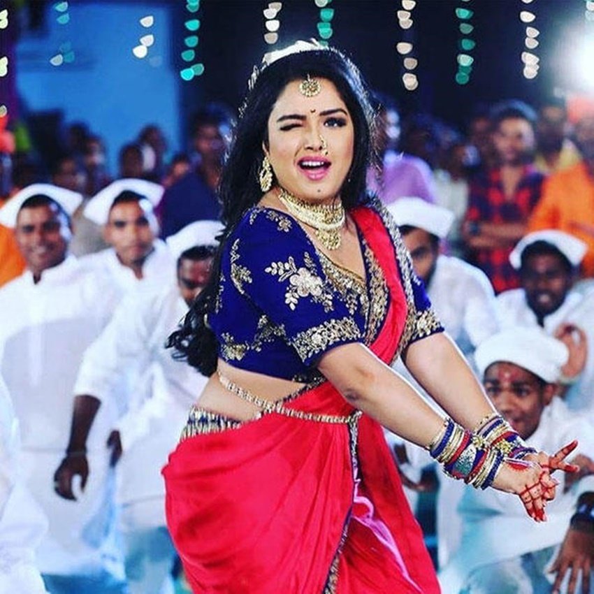 आम्रपाली दुबे भोजपुरी की सबसे सफल अभिनेत्रियों में शुमार हैं। दिनेश लाल यादव उर्फ निरहुआ के साथ उन्होंने एक से बढ़कर एक सुपरहिट फिल्में दी हैं। 33 साल से ऊपर हो चुकीं आम्रपाली भी आज तक कुंवारी हैं।