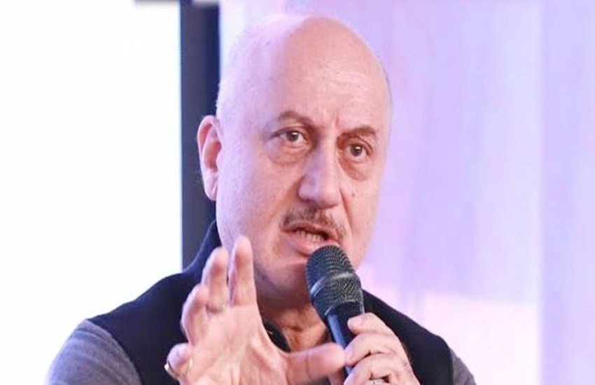 anupam kher, anupam kher tweet, anupam kher troll, anupam kher sedn to pakistan, twitter users to anupam kher, Pakistan, twitter reaction abupam kher, अनुपम खेर, अनुपम खेर ने किया ट्वीट, अनुपम खेर हुए ट्रोल, Hindi News, News in Hindi, entertainment news,