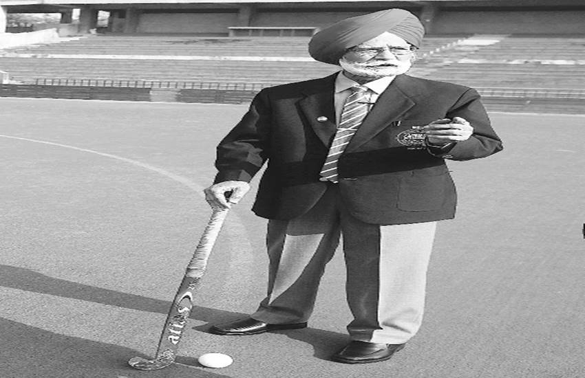 भारतीय हाकी टीम के वरिष्ठ सदस्य और खिलाड़ी बलबीर सिंह सीनियर। भारतीय हाकी टीम के वरिष्ठ सदस्य और खिलाड़ी बलबीर सिंह सीनियर।