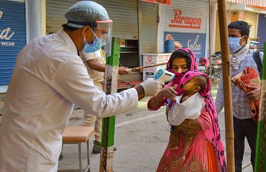 coronavirus in india, corona in up, corona in noida, noida corona case, noida DM, DM GB Nagar, CISF corona, NOIDA CEO, Suhas LY, ritu maheshwari, COVID-19, india news, Hindi news, news in Hindi, latest news, today news in Hindi