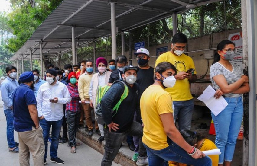 कोरोनावायरस के बढ़ते मामलों के बावजूद सरकार ने लॉकडाउन के अगले फेज में छूट देने का ऐलान किया है।