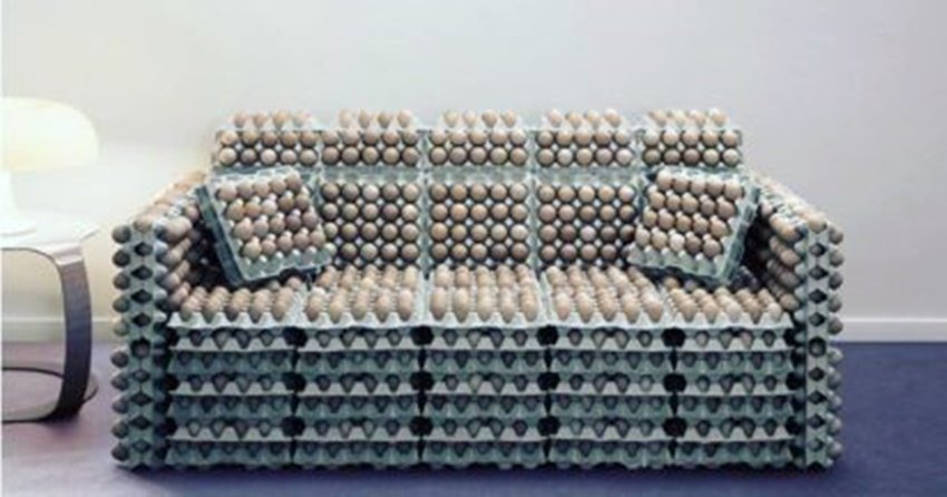 जी नहीं ये अंडों के ट्रे नहीं हैं। ये तो सोफा है। क्यों खा गए ना चक्कर?