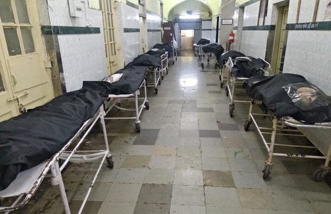 Coronavirus, (Covid-19) Lockdown 4.0: मुंबई के KEM हॉस्पिटल की गैलरी में लाशों की कतार, वायरल हो रहा वीडियो