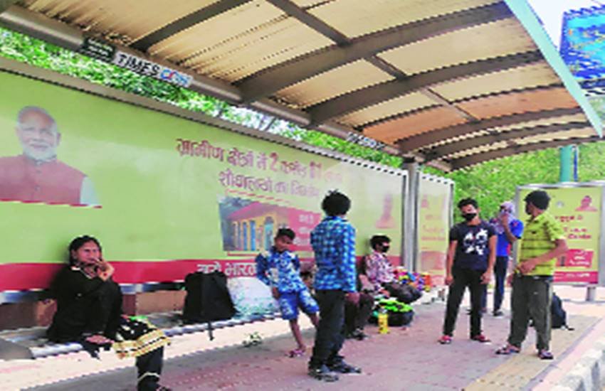 पूर्णबंदी के 50 दिन बाद देश भर में सरकारी इंतजाम से भी पलायन रुक नहीं रहा है।