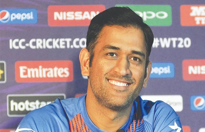 महेंद्र सिंह धोनी पिछले साल हुए वर्ल्ड कप के बाद से पेशेवर क्रिकेट से दूर हैं। (सोर्स - सोशल मीडिया)