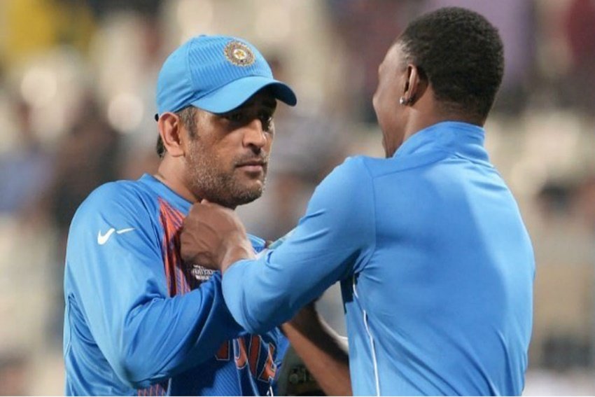 Dhoni - Bravo: महेंद्र सिंह धोनी वेस्ट इंडीज के क्रिकेटर ड्वेन ब्रावो के साथ काफी अच्छी बॉन्डिंग शेयर करते हैं। ब्रावो एक इंटरव्यू में बता भी चुके हैं कि टीम इंडिया में धोनी उनके सबसे अच्छे दोस्त हैं।
