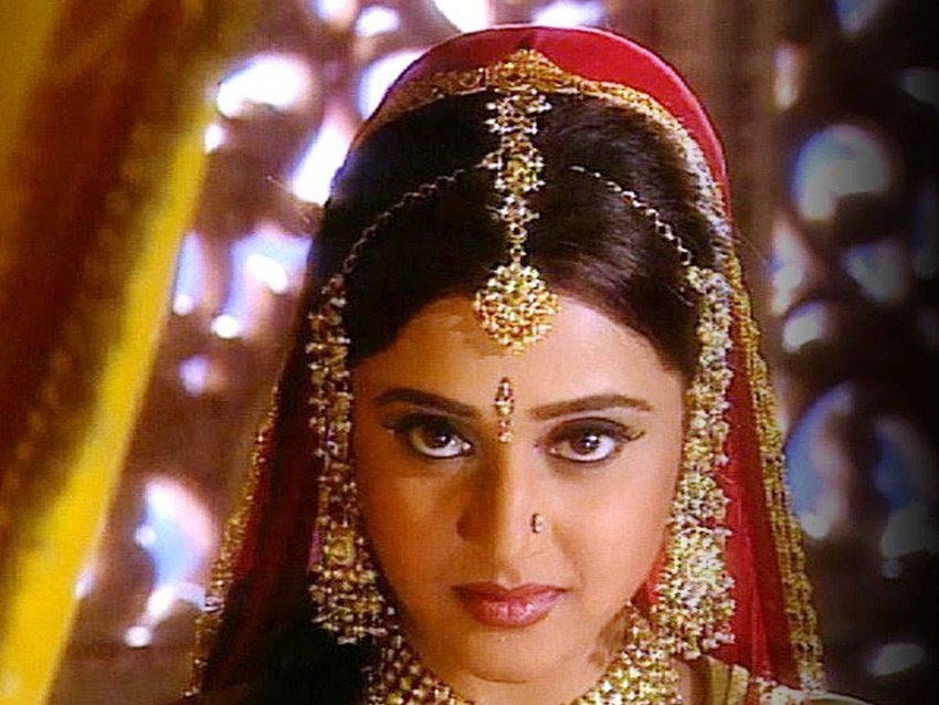 'द्रौपदी' नाम के टीवी सीरियल में मृणाल कुलकर्णी द्रौपदी बनी थीं।