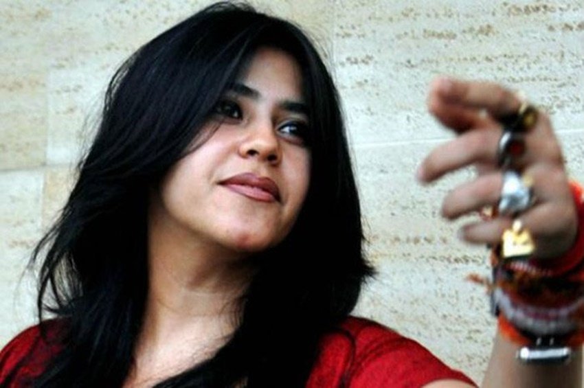 एकता कपूर पुखराज,पन्ना, मूंगा और मोती से जड़ी अंगूठियां पहनती हैं। एकता के बारे में कहा जाता है कि वह एस्ट्रोलॉजी पर बहुत ज्यादा विश्वास करती हैं।