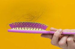 Hair Fall: हफ्ते में 3 बार आजमाएं ये घरेलू उपचार, बालों का झड़ना हो जाएगा कम