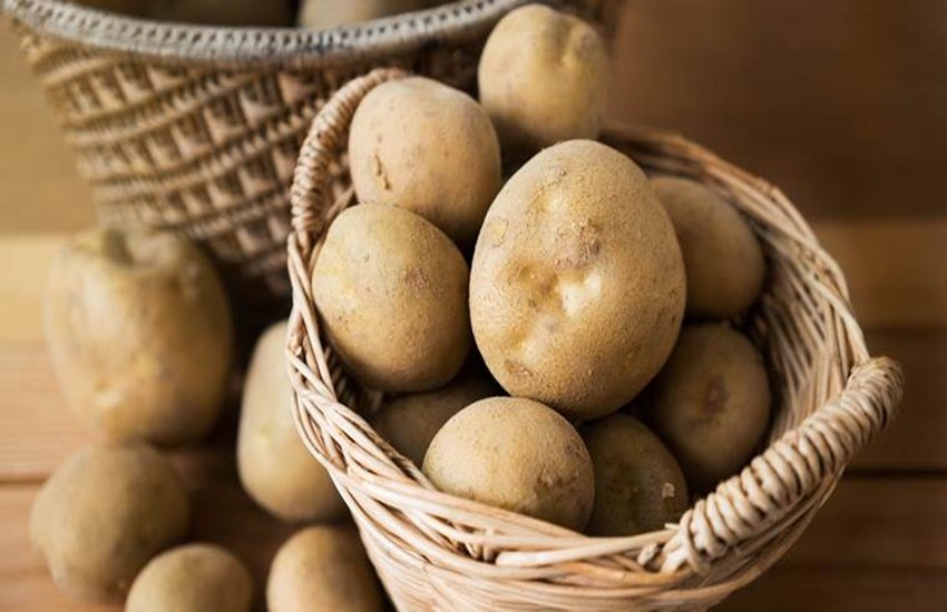 White Hair, White Hair problems, Potato for White Hair, Potato peels for White Hair, aaloo for White Hair, aaloo ke chhilke for White Hair, potato hairpack for White Hair, hairpack for White Hair, white hair remedies, white hair remedies at home, white hair remedies in hindi, white hair remedies food, white hair home remedies in hindi, white hair ayurvedic remedies, white hair homemade remedies, grey hair, how to turn grey hair black, tips for black hair, tips for black hair in hindi, home remedies for grey hair