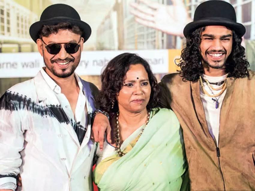 पिता के जिंदा रहते वक्त बाबिल ही इरफान का खयाल रखते थे और इरफान खान के जाने के बाद वह अपने छोटे भाई और मां सुतापा को संभाल रहे हैं। बता दें कि इरफान के अंमित वक्त में उनका पूरा परिवार उनके पास था।