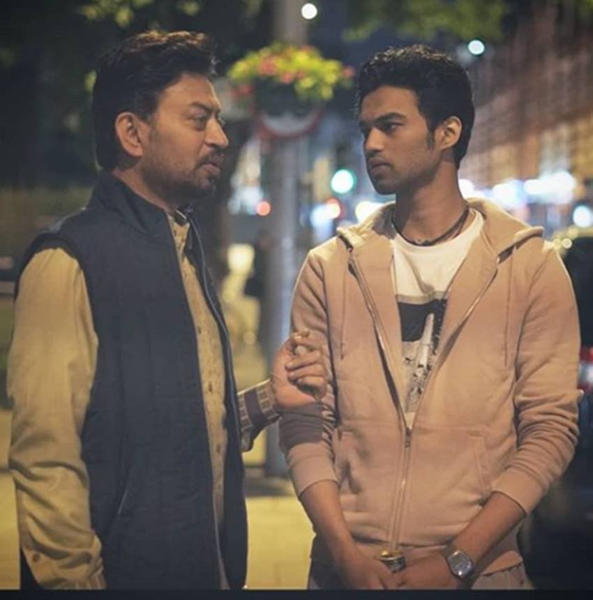 Irrfan Khan, Irrfan Khan photo viral, Irrfan Khan dies, Irrfan Khan son babil khan, babil khan instagram, इरफान खान, इरफान खान की हुई मौत, बाबिल खान