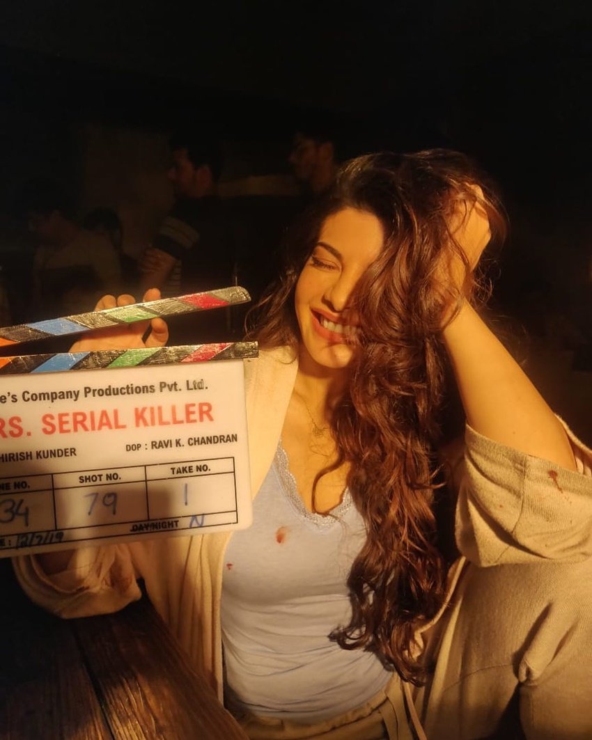 वर्क फ्रंट की बात करें तो हाल ही में जैकलीन की फिल्म मिसेज सीरियल किलर नेटफ्लिक्स पर रिलीज हुई है।