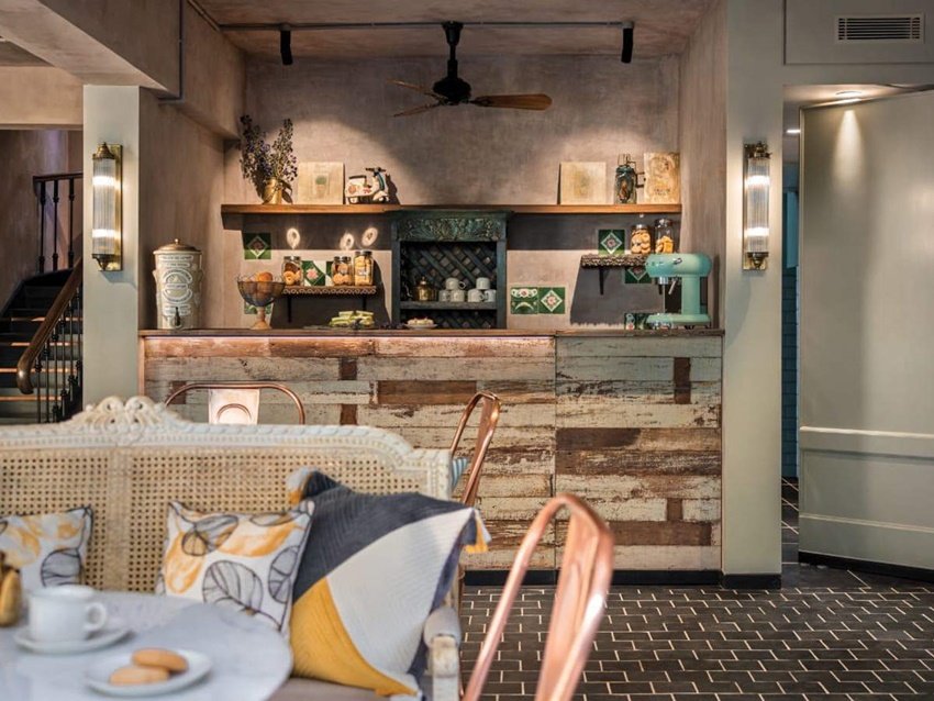 कंगना रनौत ने अपने प्रोडक्शन हाउस को अंदर से बेहद खूबसूरती से सजाया है।