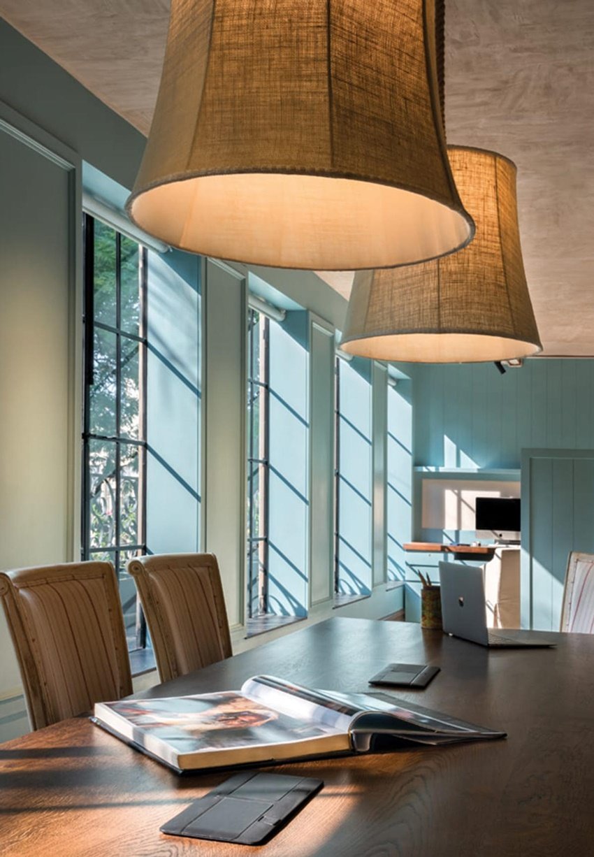 कंगना के इस प्रोडक्शन हाउस को यूरोपियन स्टाइल में संवारा गया है।