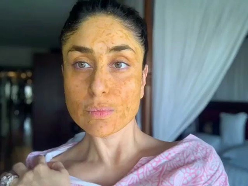 दरअसल करीना ने अपनी जो लेटेस्ट तस्वीरें शेयर की हैं उनमें वह चेहरे पर किसी तरह का फेस पैक लगाई दिख रही हैं।