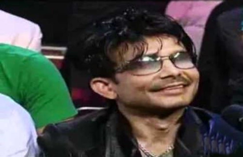 kamal r khan, KRK, krk fight in award function, kamaal r khan, kamaal r khan fight in award show, krk called other actors 2 rupees joker, ali asgar kamaal r khan fight, kamaal r khan fight with actor suresh menon Krk tweet, krk on covid 19, krk on pm, krk want to be pm, krk tweet against news anchor, krk latest news, krk angry on news anchors, krk news, krk latest tweet, बॉलीवुड अभिनेता कमाल आर खान