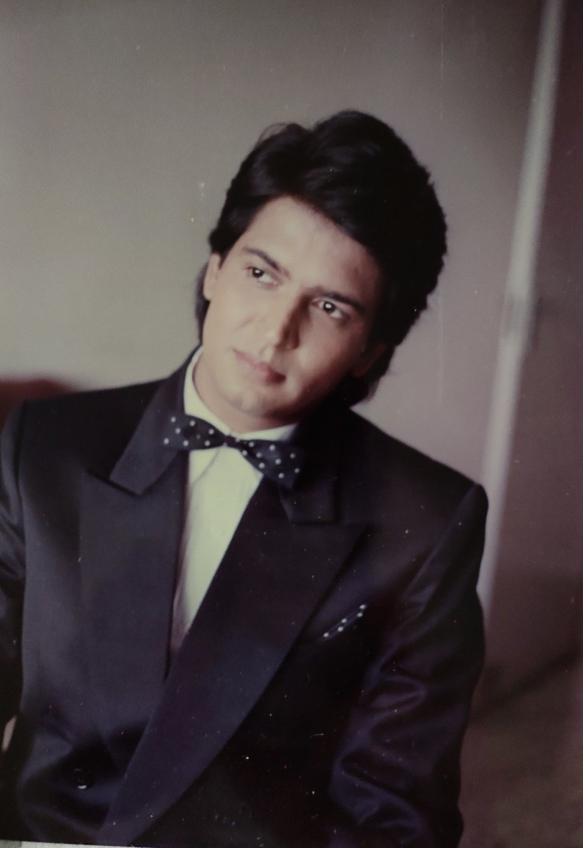 सुनील लहरी ने अपने अल्बम से पुरानी तस्वीरों को भी खूब शेयर किया है।