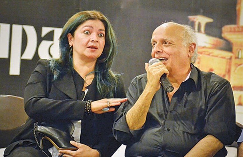 एक इंटरव्यू के दौरान पूजा ने बताया था कि उन्हें पिता महेश भट्ट पर काफी गुस्सा आया था। पूजा को बुरा लगा था कि किसी दूसरी औरत के लिए महेश ने उनकी मां को छोड़ दिया।