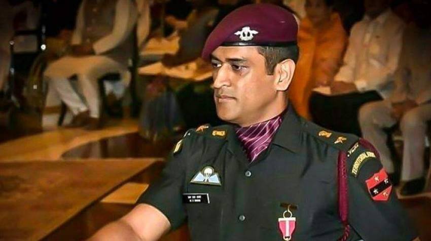 mahendra singh dhoni, abhinav bindra, army, president, pratibha patil, world cup 2011, sachin tendulkar, महेंद्र सिंह धोनी, अभिनव बिंद्रा, सेना, राष्‍ट्रपति, प्रतिभा पाटिल , विश्‍वकप 2011, सचिन तेंदुलकर, lieutenant colonel ck naidu, indian amry, sports, khel, sports news, khel samachar, indian airforce, indian navy