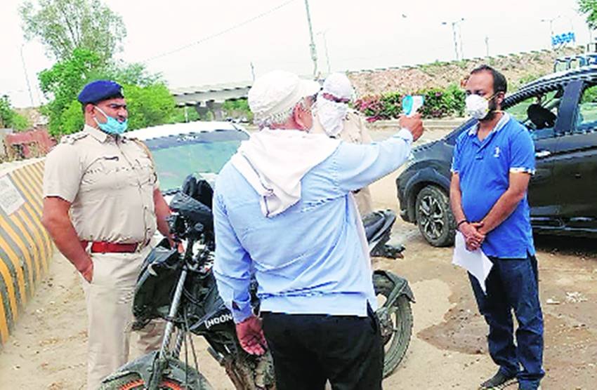 नवीन ने ड्यूटी और अभ्यास के बीच तालमेल की बात करते हुए कहा कि फिलहाल लोगों की सुरक्षा ज्यादा अहमियत रखती है।