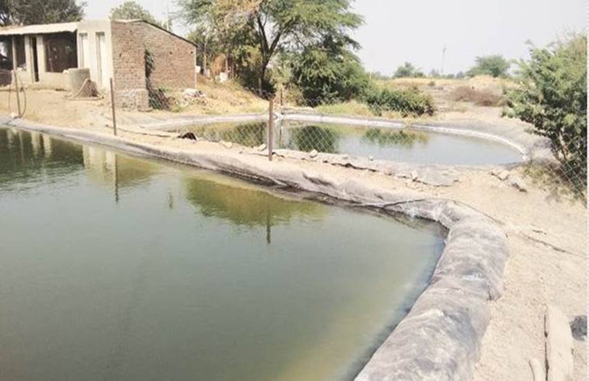 गांव में पानी के संकट से निपने का सबसे अच्छा उपाय तालाब है। 