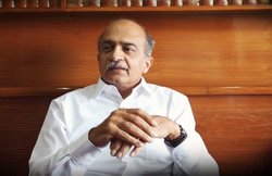 जनता को दे रहे रामायण, महाभारत की अफीम…प्रशांत भूषण को मिली गिरफ्तारी से राहत