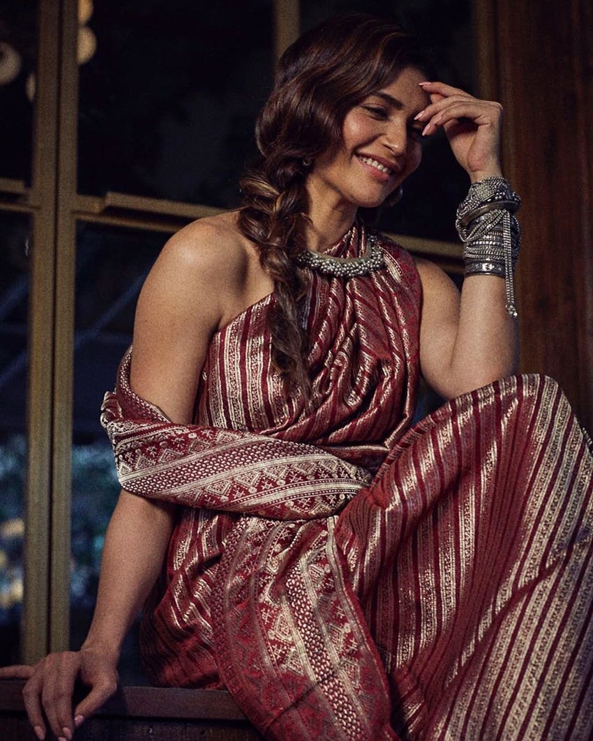 करिश्मा की इन तस्वीरों पर फैंस प्रियंका चोपड़ा को याद कर रहे हैं।