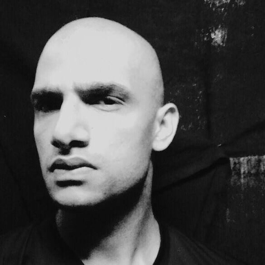 बचपन में शिवांकित की शरारतों से परेशान होकर उनके माता-पिता ने उन्हें पढ़ाई के लिए बोर्डिंग स्कूल में भेज दिया था।