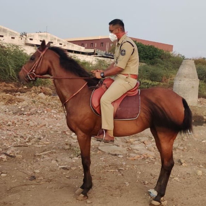 इंडियन एक्स्प्रेस से बात करते हुए रवि मोहन ने बताया कि वह शुरू से वर्दी में देश की सेवा करना चाहते थे। उनके पिता उनके लिए सबसे बड़े मोटिवेशन थे।
