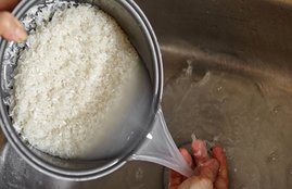 hair, hair problems, hair fall, hair fall problems, hair loss, hair loss and dandruff, hair growth, hair nourishment, hair growth tips, hair growth tips in hindi, hair strengthening, hair strengthening tips, rice water for hair, rice water benefits, how to use rice water for hair, nutrients for hair, rice water and hair, rice water for hair growth, rice water for dandruff, dandruff problem, dandruff removal, home remedies for hair loss, home remedies for hair loss in hindi, hair loss home remedies, tips for hair growth, hair growth foods