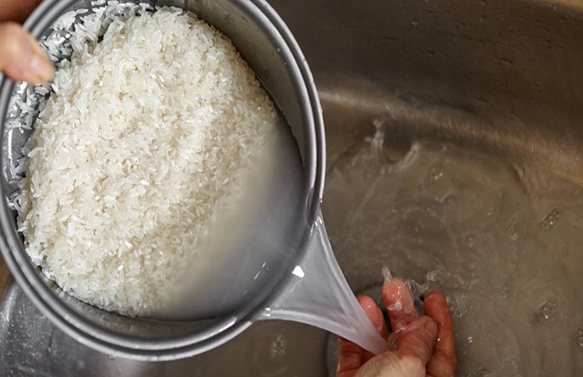 hair, hair problems, hair fall, hair fall problems, hair loss, hair loss and dandruff, hair growth, hair nourishment, hair growth tips, hair growth tips in hindi, hair strengthening, hair strengthening tips, rice water for hair, rice water benefits, how to use rice water for hair, nutrients for hair, rice water and hair, rice water for hair growth, rice water for dandruff, dandruff problem, dandruff removal, home remedies for hair loss, home remedies for hair loss in hindi, hair loss home remedies, tips for hair growth, hair growth foods