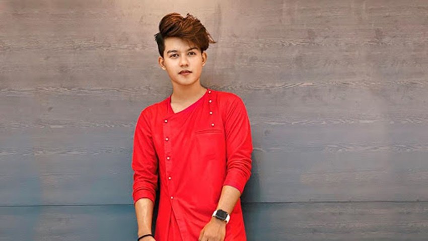 RiyaZ Aly: रियाज अली को 38.8 मिलियन लोग फॉलो करते हैं। रियाज टिकटॉक पर टॉप इंडियन सेलेब बन चुके हैं।