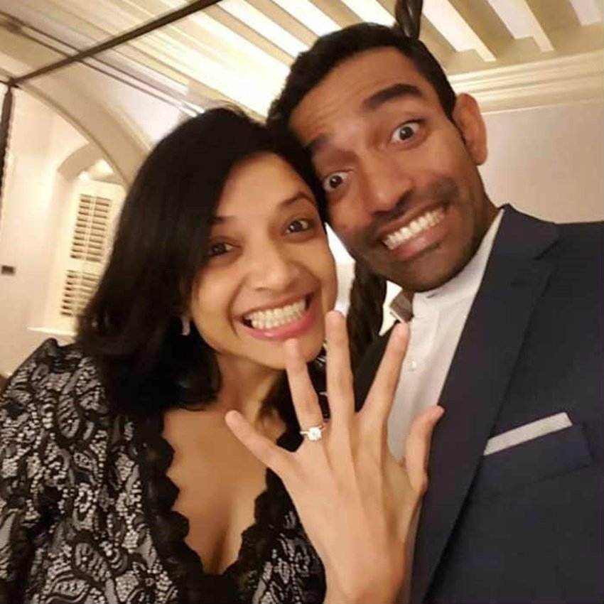 शीतल ने भी झट से हां कह दिया था। बकौल शीतल वह इस पल का सालों से इंतजार कर रही थीं।