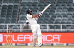 मोहम्मद शमी की बैटिंग देख इरफान पठान हुए हैरान, फैंस बोले- लॉकडाउन में टीम इंडिया को मिला नया बल्लेबाज