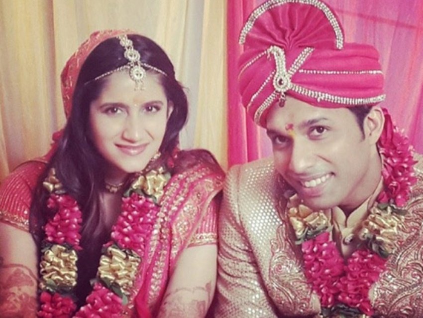 स्माइली की शादी ज्यादा दिन नहीं चली औऱ दो साल में ही दोनों का तलाक हो गया। पहले काम ना मिलने का दर्द फिर ये तलाक, दोनों ने स्माइली को बुरी तरह से झकझोर दिया।