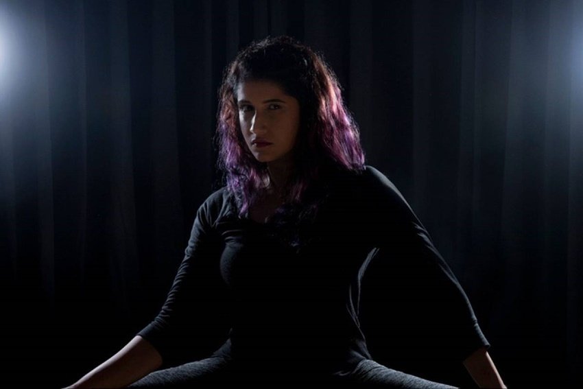 अभी वह इन सबमें उलझी ही हुई थीं कि उनके पिता का निधन हो गया। पापा की मौत से स्माइली अंदर से टूट गईं और डिप्रेशन में चली गईं।