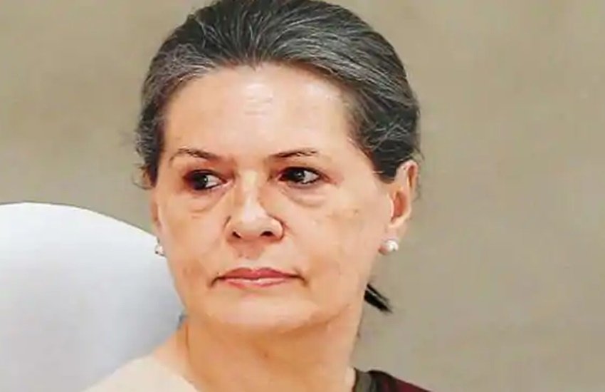 richa chadha, ritesh deshmukh, richa chadha tweet, ritesh deshmukh tweet, richa chadha tweet on sonia gandhi, richa chadha reaction on sonia gandhi,sonia gandhi, sonia gandhi on migran labours, richa chadha reaction on congress, richa chadha tweet on pm, ऋचा चड्ढा, सोनिया गांधी, रितेश देशमुख, मजदूर रेल किराया, मजदूर देंगे रेल किराया,