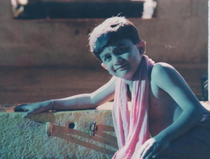 आनंद वर्धन ने बतौर बाल कलाकार कई फिल्मों में काम किया। लेकिन जितनी शोहरत सूर्यवंशम से उन्हें मिली किसी और फिल्म से नहीं मिली।