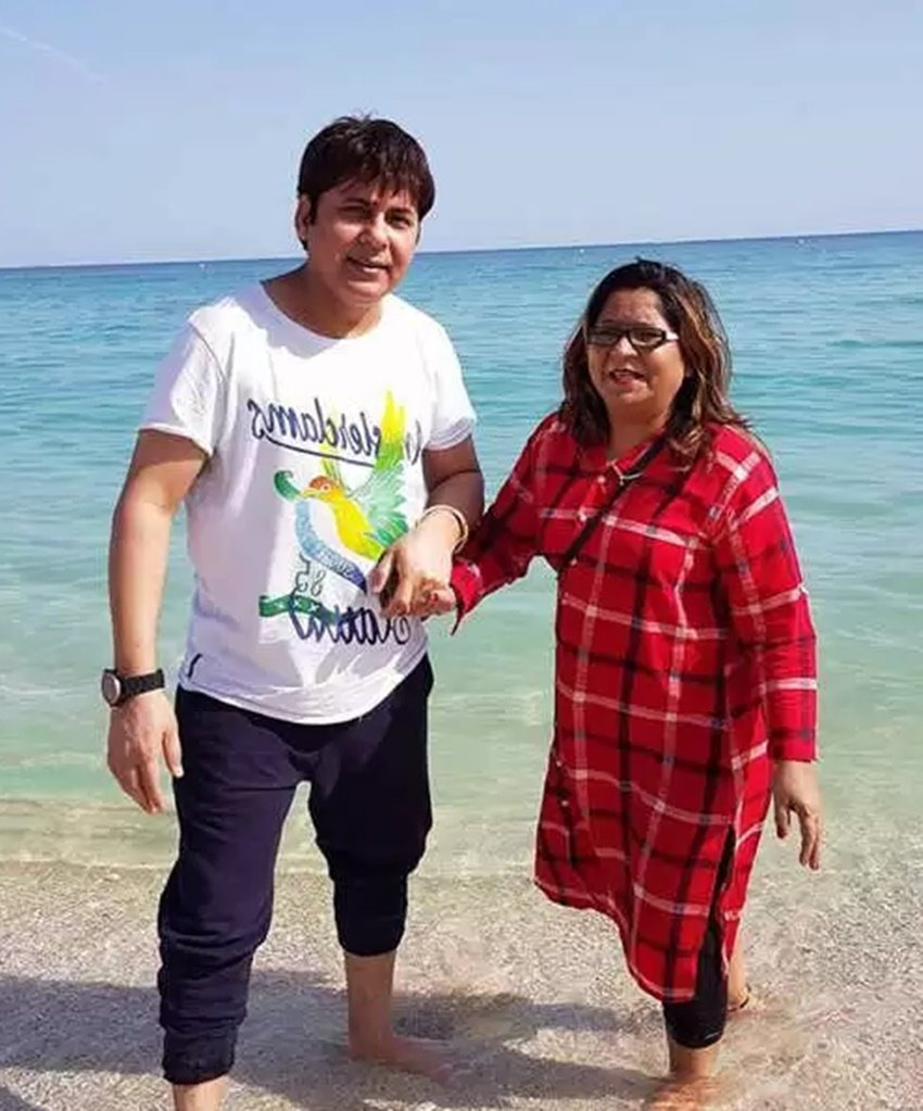 सुदेश लहरी की पत्नी का नाम ममता लहरी है। वह घर पर परिवार की देखभाल करती हैं।