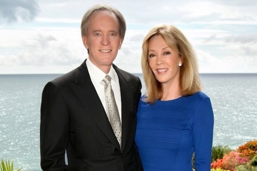 ऐसेट मैनेजर पिमको के फाउंडर बिल ग्रॉस का साल 2016 में उनकी पत्नी सू ग्रॉस से तलाक हो गया। तलाक के सेटलमेंट में उन्हें सू को करीब 8 हजार करोड़ रुपए देने पड़े थे।