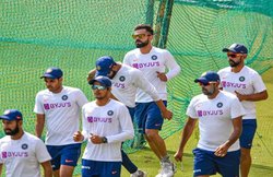 कोरोना के बीच BCCI ने क्रिकेट शुरू करने की ठानी, आइसोलेशन कैंप के लिए ढूंढ रहा जगह