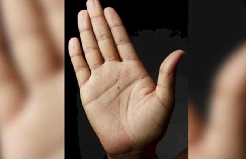 body mole, body mole astrology, mole meaning, hand mole meaning, astrology, body mole meaning in hindi, til ka matlab,
