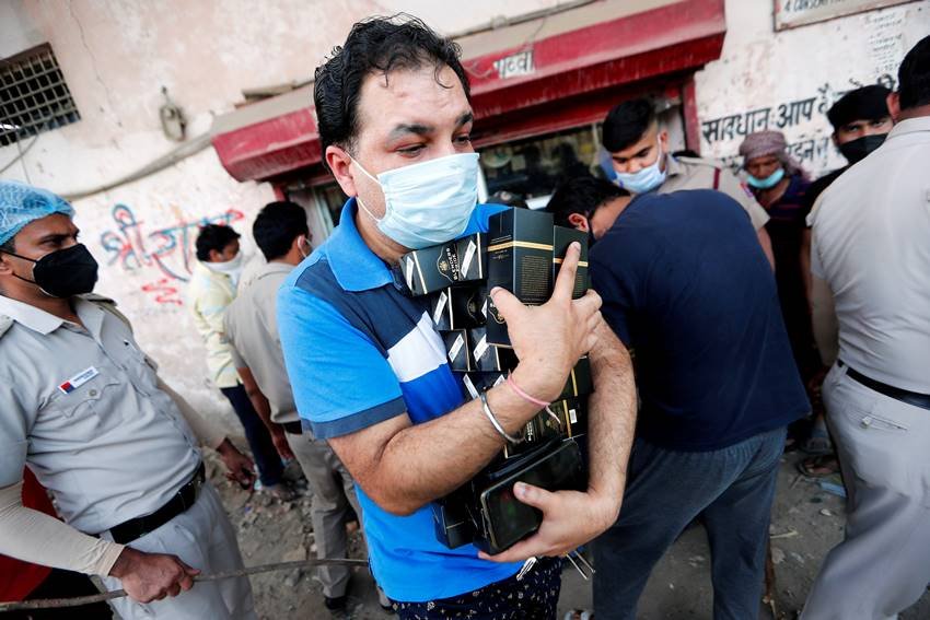 Liquor, liquor shop, liquor shops open, liquor excise, liquor tax, excise on liquor, Corona Free wine, Covid-19, Coronavirus, novle corona, Epidemic, wine, wine Shop