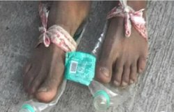 Coronavirus, Covid-19, India Lockdown: मजदूरों का दर्द! घिस गईं चप्पलें तो बांध लिया प्लास्टिक, घर जाने के लिए सह रहे हैं 43 डिग्री का टॉर्चर