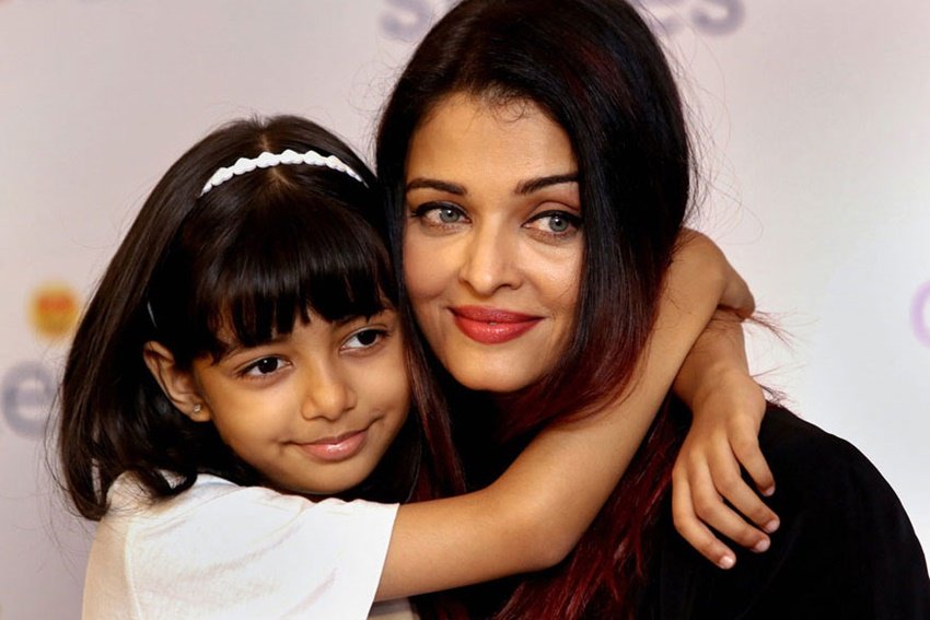 All Photos: Aishwarya Rai Bachchan Fan Facebook Page)