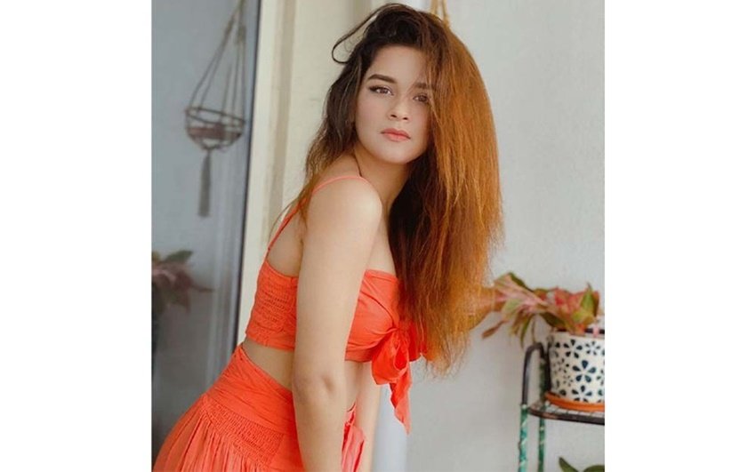 अवनीत ने बेहद छोटी सी उम्र में टीवी की दुनिया में कदम रखा और सफलता पाई। अवनीत अभी भी अपने टीवी करियर पर काम कर रही हैं।