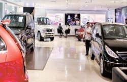 भारत में ऑटोमोबाइल सेक्टर पर आ सकता है बड़ा संकट, इस साल लाखों लोग फिर से होंगे बेरोजगार! देखें ये खास रिपोर्ट