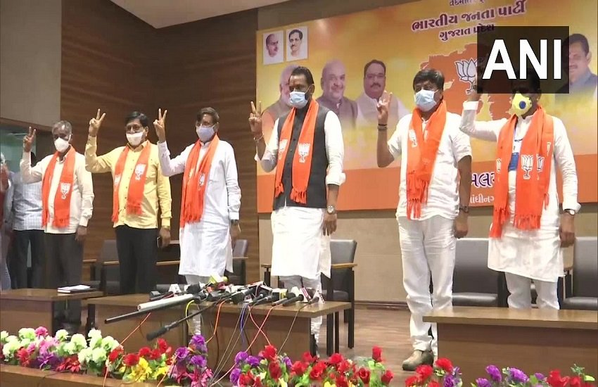  राज्‍यसभा चुनाव से पहले इस्‍तीफा देने वाले आठ विधायकों में से पांच भाजपा में शामिल हो गए हैं। (ANI)